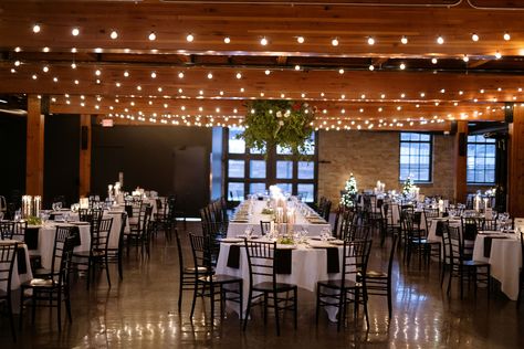 ✨🌟 There's something truly magical about the warm glow of Edison bulbs, isn’t there? 


Venue: @theessencemn
Floral: @pansy_floral Feature Lighting, Edison Bulbs, Wedding Lighting, Cafe Lights, Ideas For Weddings, Space Photos, Lighting Trends, Event Lighting, Machine Shop