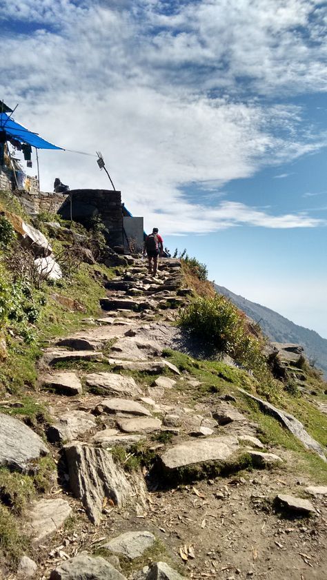 Trekking Triund dhauladhar Triund Trek Photography, Trekking Aesthetic, Tungnath Temple, Manali Travel, Handwriting Template, Nepal Culture, Annapurna Base Camp, Mountains Aesthetic, Beautiful Ocean Pictures