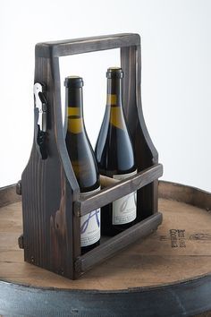 Wine Caddy, Wine Carrier, Wood Wine Racks, Wine Tote, Wine Holder, Wooden Projects, Diy Wine, Wine Racks, Cedar Wood