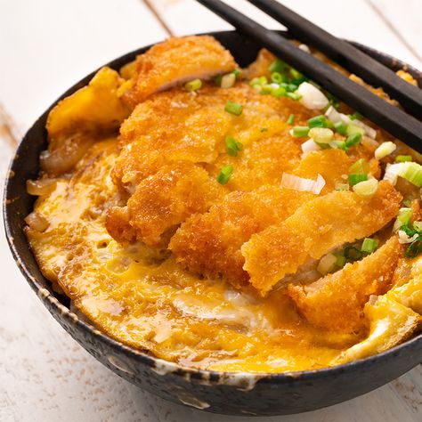 Katsudon - Marion's Kitchen Katsu Recipes, Marion Grasby, Egg Rice, Egg Omelette, Pork Cutlet, Marion's Kitchen, Pork Cutlets, Japanese Recipes, Crispy Pork