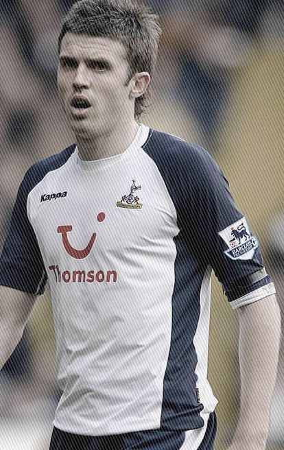 Michael Carrick of Tottenham Hotspur in 2005. Michael Carrick, Tottenham Hotspur Players, 2000s Football, Tottenham Hotspur, Sports Jersey, Football, Sports, Tottenham Hotspur Fc, American Football