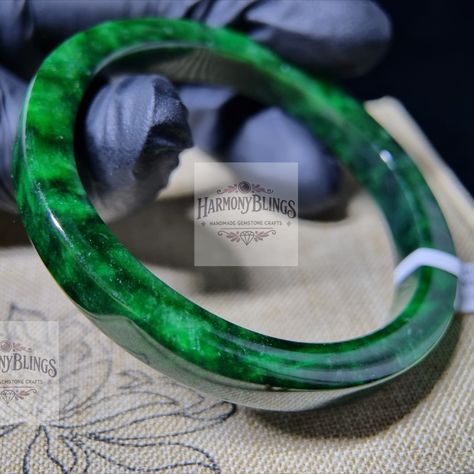 Certified Grade A natural jadeite bangle with a vintage design. Perfect as a Christmas or New Year gift. Elegant and sophisticated, this green jade bracelet complements any outfit beautifully. Green Jade Bracelet, Jade Bracelet, Natural Jade, New Year Gift, Green Jade, Jade Green, New Year Gifts, Perfect Christmas, Christmas And New Year