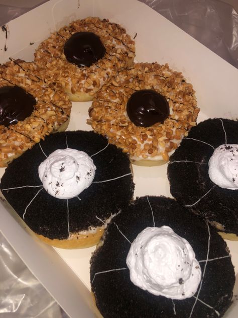 donut Donut Big Apple, Big Apple Donut, Apple Donut, Oreo Donuts, Apple Donuts, Food Dessert, Big Apple, Oreo, Donuts