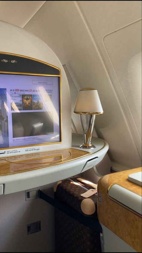 First Class Flight Aesthetic Emirates, Airplane First Class Seats Aesthetic, Buissness Class Emirates, Emirates First Class Aesthetic, Airplane First Class Aesthetic, Emirates Business Class Seats, First Class Flight Emirates, Emirates First Class Luxury, Airplane Emirates