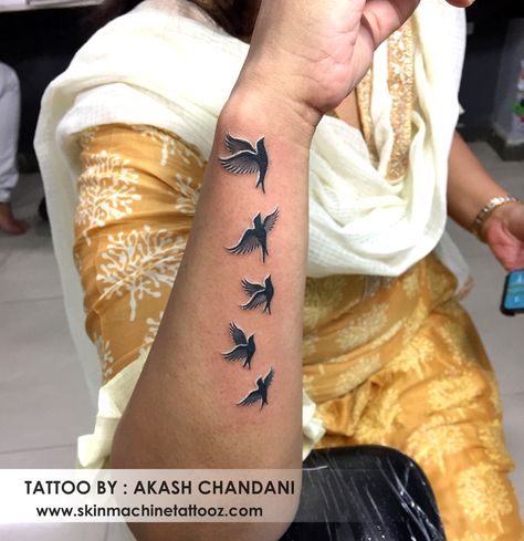 Bird Tattoo On Hand, Bird Hand Tattoo, Tattoo Words, Tiny Bird Tattoos, Bird Tattoos For Women, Tattoo On Hand, Flying Bird Tattoo, Tattoo Bird, Flying Tattoo