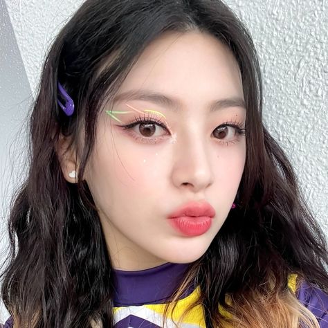 Stayc Eyes Makeup, Stayc Makeup Looks, Makeup Idol Kpop Girl, Korean Idol Makeup, Kpop Makeup Looks, Kpop Makeup Tutorial, Kpop Idol Makeup, Idol Makeup, Kpop Makeup