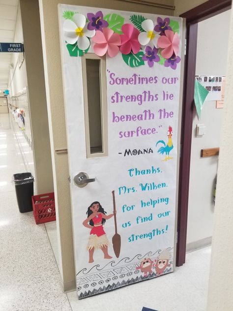 Teacher appreciation door decoration Hawaiian Themed Door Decorations, Hawaiian Teacher Appreciation Door, Moana Classroom Door, Teacher Appreciation Door Ideas, Teacher Appreciation Week Door, Teacher Appreciation Decorations, Disney Teacher, Teacher Appreciation Door, Teacher Appreciation Door Decorations