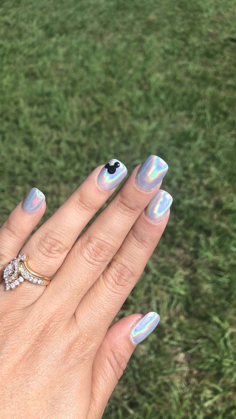 Disney Princess Manicure, Disney Nails Holographic, Disney Nails Birthday, Disney Nails 50th Anniversary, Disney Nails Sparkle, Silver Disney Nails, Wdw Nails, Disney 100 Years Nails, Disney Nails 2022