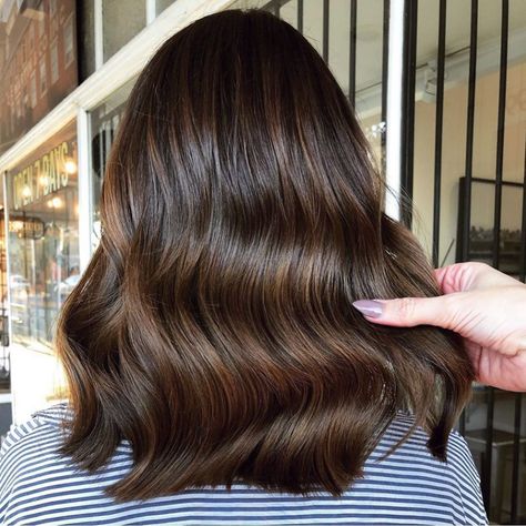 Glossy Brunette, Blonde Espresso, Autumn Hair, Subtle Balayage, Brown Hair Balayage, Beauty School, Haircuts For Long Hair, Fall Hair Color, Fall Hair Colors