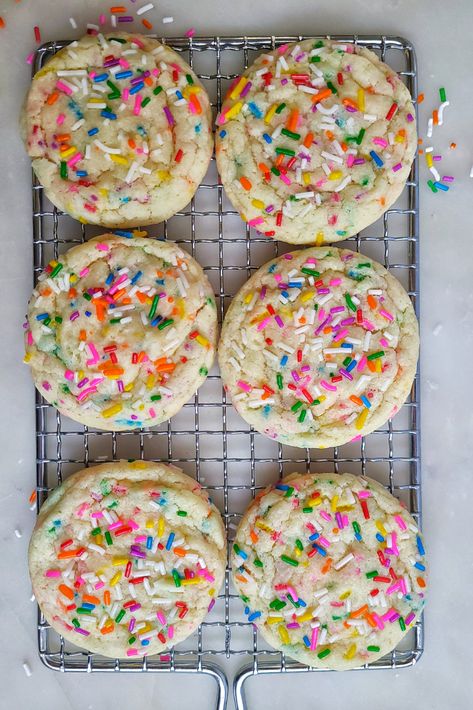 Crumbl Confetti Cookie Copycat, Confetti Sugar Cookies, Sprinkle Butter Cookies, Funfetti Cookies Recipe, Sugar Sprinkle Cookies, Funfetti Cake Cookies, Preppy Cookies, Sprinkled Cookies, Funfetti Desserts