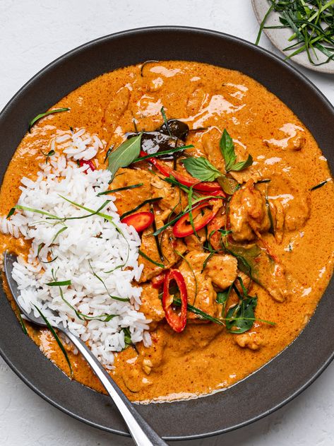 Panang Chicken, Panang Curry Paste, Chicken Delight, Dried Chili Peppers, Panang Curry, Easy Chicken Curry, Red Curry Paste, Asian Grocery, Sauce For Chicken