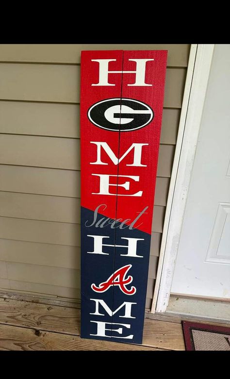 Uga Football, Ga Bulldogs, Georgia Bulldog, Halloween Wood Crafts, Bulldog Art, Porch Welcome Sign, Outside Decorations, Georgia Bulldogs, White Elephant