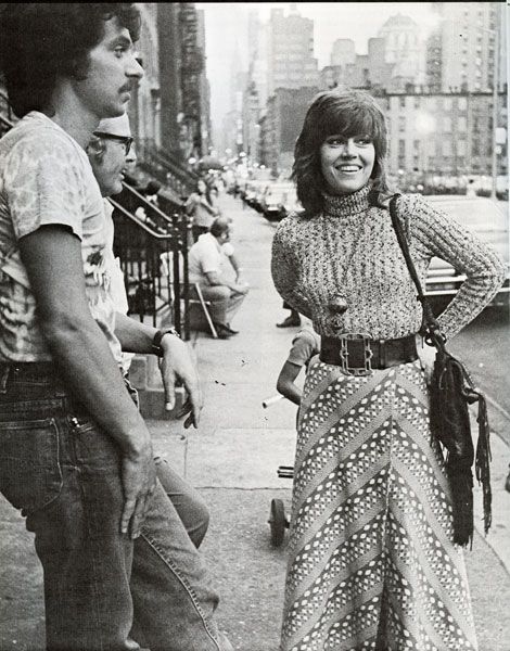 Jane Fonda and Donald Sutherland 1971 Jane Fonda 70s, Jane Fonda Klute, Klute 1971, 70s Fall Fashion, Jane Fonda Style, 70s Style Icons, Jane Fonda Barbarella, Vintage Goddess, Fashion Moments