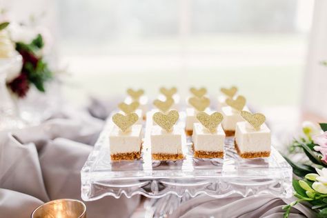 30 Wedding Cake Alternatives Wedding Cheesecake Display, Fall October Wedding, Cheesecake Wedding, Large Dinner Party, Desert Bars, Cheesecake Wedding Cake, Mini Cheesecake Bites, Wedding Cheesecake, Sugar Decorations