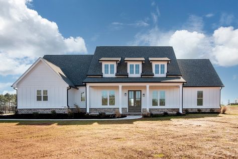 Architectural Designs on Instagram: “We are so excited about these #FarmhouseFriday photos!! 💖✨⁠ ⁠ Check out this gorgeous build of Modern Farmhouse Plan #56440SM by our…” Dormer House, Grilling Porch, Brick Shelves, Timeless Farmhouse, Exclusive House Plan, Shed Dormer, Split Bedroom, Makeup Station, Farmhouse Style House Plans