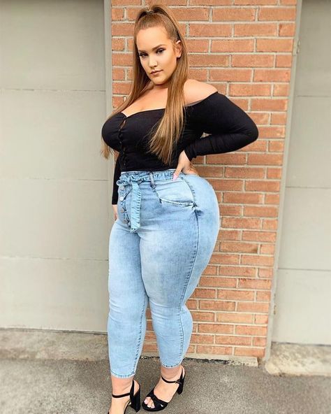 Shelby Fetterman (@shhhelbss) • Instagram-Fotos und -Videos Teen Jeans, Sugar Momma, Fashion Nova Curve, Curvy Women Outfits, Jeans For Short Women, Tights Outfit, Plus Size Jeans, Plus Size Lingerie, Lingerie Fashion