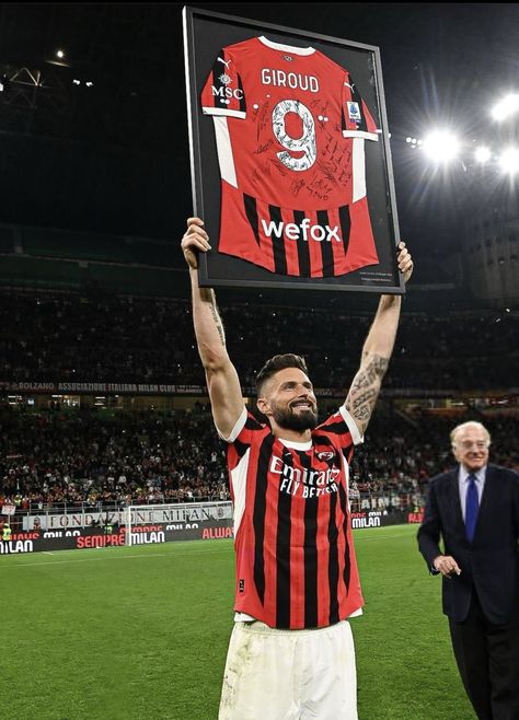 Ac Milan Aesthetic, Giroud Milan, Soccer Wallpaper, Milan Wallpaper, Olivier Giroud, Football Icon, Ac Milan, Lionel Messi, Soccer Players