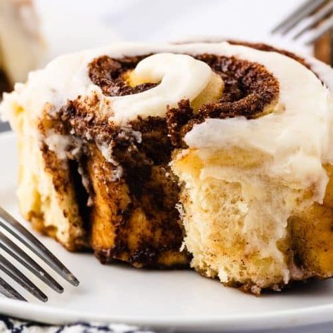 Fluffy Rolls, Sourdough Cinnamon Rolls, Sour Dough, Cream Cheese Icing, Weekend Breakfast, Cinnamon Rolls Recipe, Sourdough Recipes, Dog Treat Recipes, Food Pantry