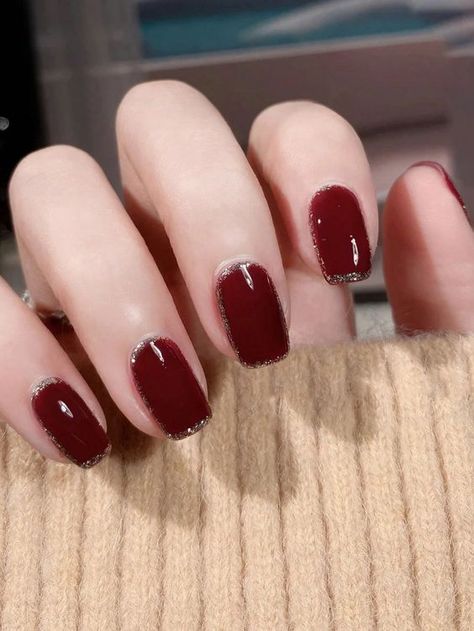 Transform Your Nails with 24pcs Short Square Wine Red Solid Color Glitter Detail Fake Nail & 1pc Nail File & 1sheet Nail Tape#Nail #nailcolor #nailpolish Burgundy Nails With Glitter, Nail Art Merah, Burgundy Nail Designs, Gold Acrylic Nails, Nail Polish Gift, Nail Art Simple, Wine Nails, Asian Nails, Nail Tape