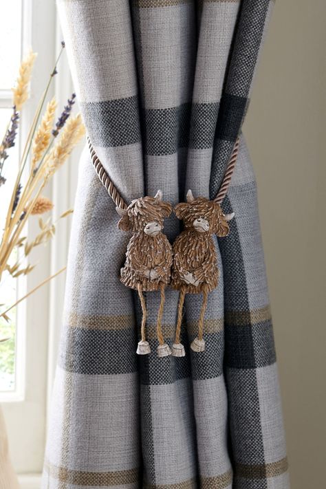 Western Decor Living Room, Country Farmhouse Living Room, Farmhouse Living Room Curtains, Long Haired Cows, Cow Kitchen Decor, Western Nursery, Cow Nursery, Cow House, Cow Kitchen