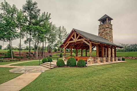 Chapel Ideas, Open Air Chapel, Ranch Ideas, Prayer Garden, Barn Living, Outdoor Pavilion, Party Barn, Outdoor Wedding Inspiration, Sacred Architecture