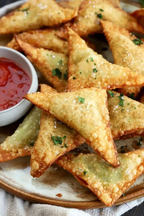 Hor Dourves, Wonton Appetizers, Guacamole Bites, Horderves Appetizers, Wonton Recipes, My Favorite Food, Soup Easy, Good Healthy Snacks, Healthy Snacks Easy