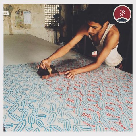 “Craftsmanship you can wear.” Handblock printing: the touch of tradition. @lablerahulsingh LABLE RAHUL SINGH | CLOTHING CO. | BLOCK PRINTS #blockprinting #lablerahulsingh #shirts #cottonshirts #sustainability #sustainablefashion #slowfashion #ootd #artist #arts #woodenblock #cottonshirts #indigoprints #lablerahulsingh #connectionfashionka #blockprints #jpr Jaipur Block Print Motif, Block Printing Ideas Design Dress, Jaipur Fashion, Purvi Doshi, Indian Block Print Fabric, Handmade Curtains, Fabric Stamping, Photoshoot Themes, H U