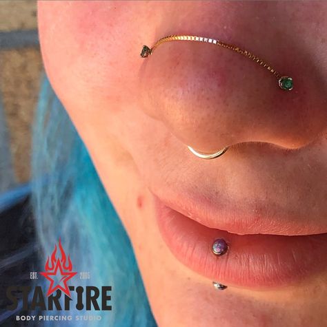 Nose Chain Across Bridge, Nose Bridge Chain, 2023 Piercings, Nostril Chain Piercing, Chain Nose Piercing, Nose Piercing Chain, Nose Bridge Piercing, Nose Chain, Bridge Piercing