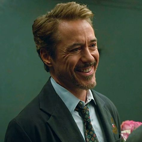 Man Profile Picture, Tony Stark Wallpaper, Man Profile, Marvel Endgame, Profile Picture Pfp, Male Profile, Smile Icon, Smiling Man, Man Icon