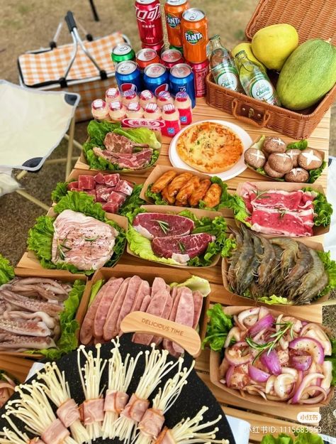 Korean Camping Food, Barbeque Aesthetic, Aesthetic Picnic Food, Healthy Bento Lunches, Delicious Food Image, Picnic Bbq, Cookout Food, Outdoor Eating, Yummy Comfort Food