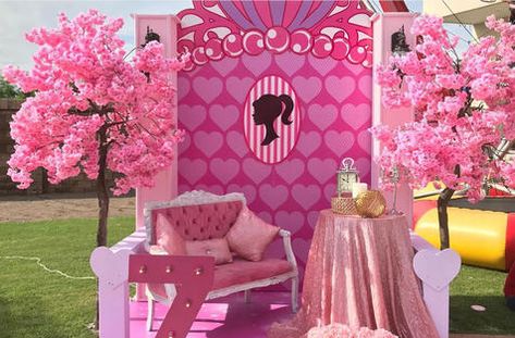 Lavish Birthday Party, Emma Coronel, Barbie Bday, Life Size Barbie, Barbie Event, Girl Superhero Party, Barbie Party Decorations, Twin Daughters, Barbie Theme Party