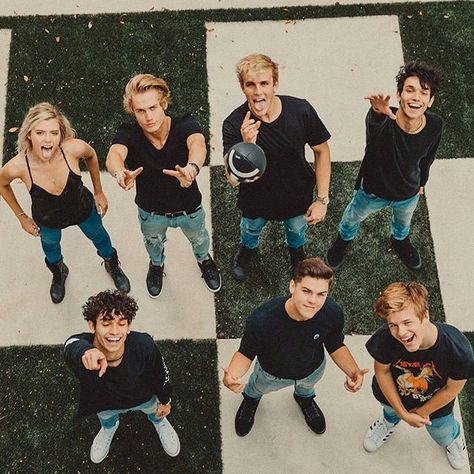 TEAM 10  @team10official  #alissaviolet #alissaonline #alissavioletonline #jakepaul #neelsvisser #ajmitchell #lucasdobre #marcusdobre #dobretwins #alexlange #ajmitchell #team10 #team10official Jake Paul Team 10, Logan And Jake, Marcus Dobre, Team 10, Friendship Photography, Tumblr Pics, Jake Paul, Bff Goals, Bestie Goals