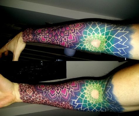 Psychadelic Tattoo, Universe Tattoos, Colorful Mandala Tattoo, Geometric Tattoo Sleeve Designs, Geometric Mandala Tattoo, Colorful Tattoos, Geometric Sleeve Tattoo, Optical Illusion Tattoo, Surreal Tattoo