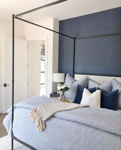 Cozy Blue Bedroom, Small Sitting Rooms, Textures Wall, Navy Bedrooms, Navy Bedroom, Blue Bedroom Decor, Modern Farmhouse Home, Bedroom Bliss, Home Video