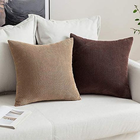 Grey Sofa Brown Cushions, Brown Cushions Living Room, Brown Pillows Couch, Brown Sofa Cushion Ideas, Beige And Grey Living Room, Dark Brown Leather Sofa, Cushion Arrangement, Best Throw Pillows, Brown Sofa Living Room