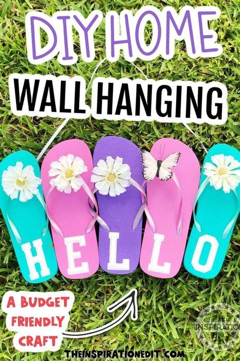 Learn how to make this awesome DIY wall hanging decoration from the Inspiration Edit! These hanging flip-flops are adorable for a summer budget-friendly craft! Try making your own DIY home decoration for this summer season. Funky Shoe, Flip Flop Craft, Fun Summer Crafts, Flip Flop Wreaths, Budget Crafts, Hello Sign, Summer Craft, Diy Valentines Gifts, Summer Diy