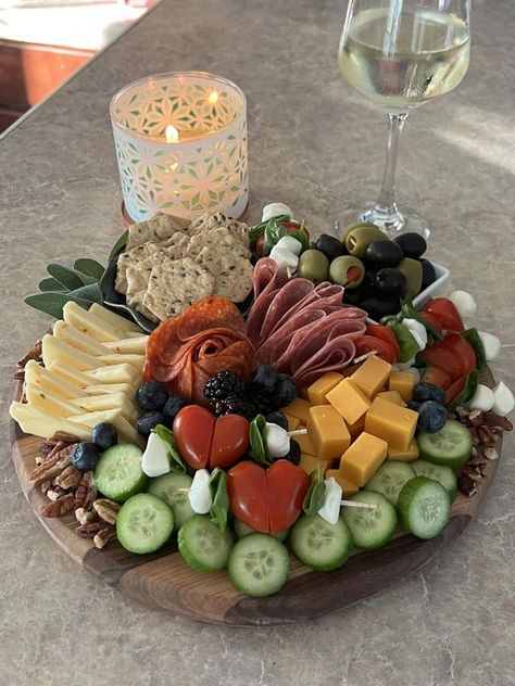 Super Bowl Treats, Playing With Food, Charcuterie Food, Meat And Cheese Tray, Antipasto Platter, Food Artists, Charcuterie Inspiration, Baby Shower Brunch, Charcuterie And Cheese Board