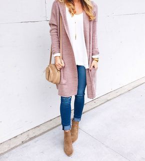 Pink Cardigan Outfit, The Cardigans, Clothing Subscription, Cardigan Outfit, Winter Outfit Inspiration, Cooler Look, Cardigan Outfits, Pink Cardigan, Fall Winter Outfits