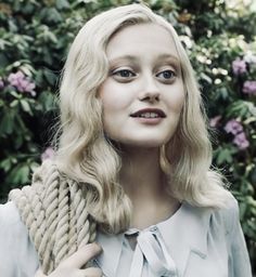 Tim Burton Blonde Characters, Blonde Tim Burton Characters, Emma Mphfpc, Emma Bloom Icon, Ella Purnell Blonde, Emma Bloom Aesthetic, Ella Purnell Miss Peregrine, Sirius And Regulus Black, Sirius And Regulus