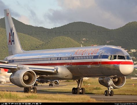 Boeing 757, American Air, Passenger Aircraft, Vintage Planes, Boeing 747 200, Air Lines, Boeing 777, Deck Photos, Commercial Aircraft