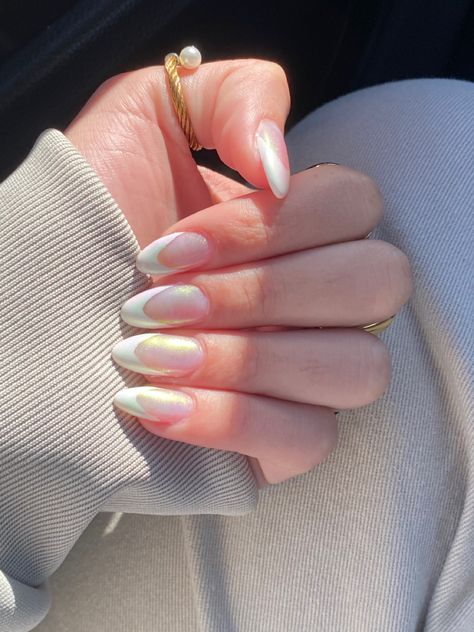 Hayley Bieber French Tip Nails, Hailey Bieber Nails French Tip, Uñas Hayley Bieber, Hailee Bieber Nails, Bailey Bieber Nails, Hailey Beiber Nails Trend, Haylie Bieber Nails, Hayley Bieber Nails, Haley Bieber Nails