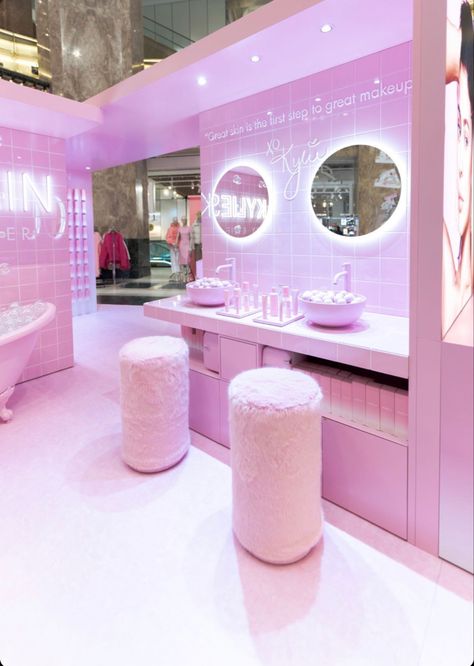 Launch Event Ideas, Unique Event Decor, Pink Store, Trajes Kylie Jenner, Pink Sweets, Retail Space Design, Beauty Entrepreneur, Nail Salon Decor, Business Ideas Entrepreneur