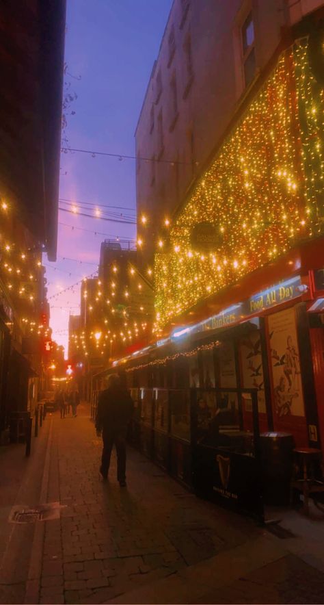 dublin, dublin aesthetic, christmas, christmas aesthetic, city, city aesthetic, cozy, cozy aesthetic, town, town aesthetic Dublin Nightlife, Nightlife Aesthetic, Manifestation Board, After Hours, Of Ideas, Camera Roll, Dublin, Night Life, Travel