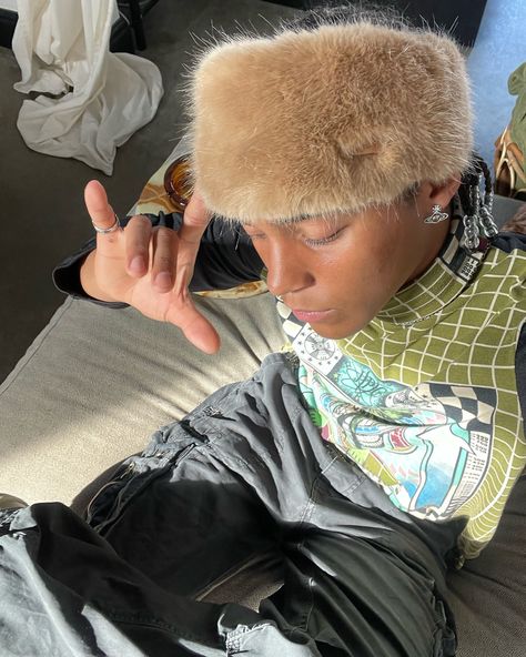 Archive Fashion, Street Style Outfits Men, Aesthetic Tiktok, Mens Outfit Inspiration, Looks Street Style, Fur Hat, Streetwear Men Outfits, Black Excellence, Fashion Aesthetic