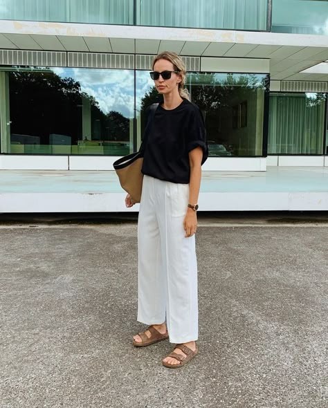 Minimal Summer Outfits, Anouk Yve, Birkenstock Outfit, Sunday Evening, Summer Work, The Best Summer, Warm Weather Outfits, Summer Work Outfits, Minimal Outfit