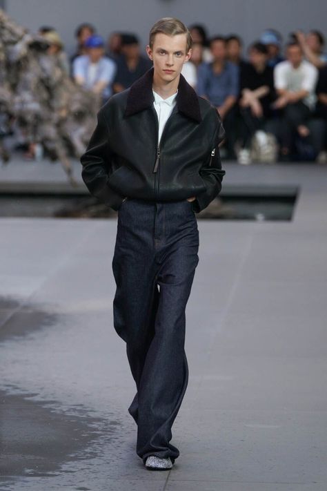 Nurse Blake, Loewe Outfit, Fall Fashion Runway, Outfits Runway, Loewe Men, Loewe Fashion, Men Stylish Dress, Guys Clothing Styles, Mens Outfit Inspiration