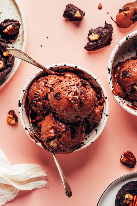 Homemade Vegan Ice Cream Recipes, Homemade Vegan Ice Cream, Homemade Vegan Chocolate, Vegan Chocolate Ice Cream, Chocolate Brownie Ice Cream, Ice Cream Bar Recipe, Almond Milk Ice Cream, Vegan Chocolate Brownies, Ice Cream Vegan