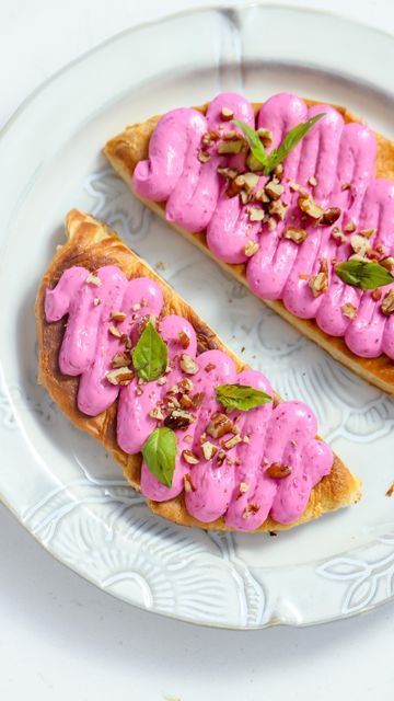 Nadia Aidi on Instagram: "Follow @FoodMyMuse for more recipes like these Whipped Goat Cheese & Beet Croissantini🥹❤️…so good, so cute and perfect for V day or galentines? PS: perfect way to use old croissant! Ingredients: •3 day old large croissant (flattened with a rolling pin and slice in half, or quarters if you are doing mini). •6 oz goat cheese. •4 oz cream cheese. •1/4 cup + 1 tbsp raw shredded beet (add more for taste or color if you want). •2 tbsp honey. •salt and pepper to taste (I act Hosting Parties, Whipped Goat Cheese, Healthy Dips, Dirty 30, Valentines Day Food, Pink Foods, More Recipes, V Day, Chopped Pecans