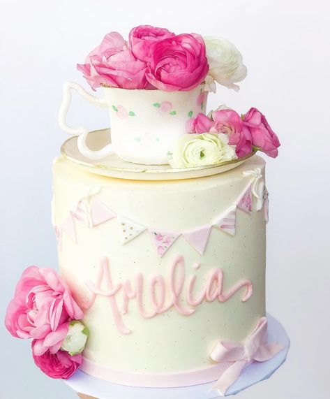 Danielle Keene on Instagram: “Tea party cake! 🌸🍵 #birthdaycake #teapartycake #sheilamae” Tea Party Birthday Cake, Whimsical Tea Party, Fancy Nancy Party, Party Birthday Cake, Teapot Cake, Tea Party Cake, Fancy Nancy, Tea Party Birthday, Second Birthday