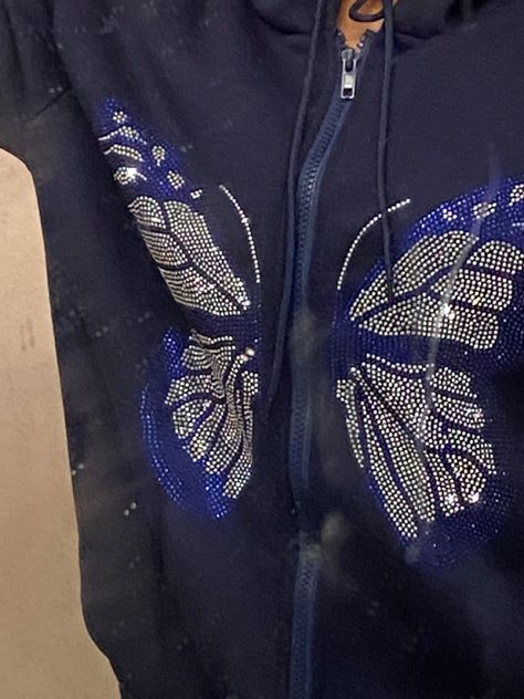 Rhinestone Jacket Y2k, Rhinestone Hoodie Aesthetic, Bedazzled Clothes, Bedazzled Jacket, Bedazzled Hoodie, Bedazzling Ideas, Rhinestone Clothing, Rhinestone Jacket, Butterfly Hoodie